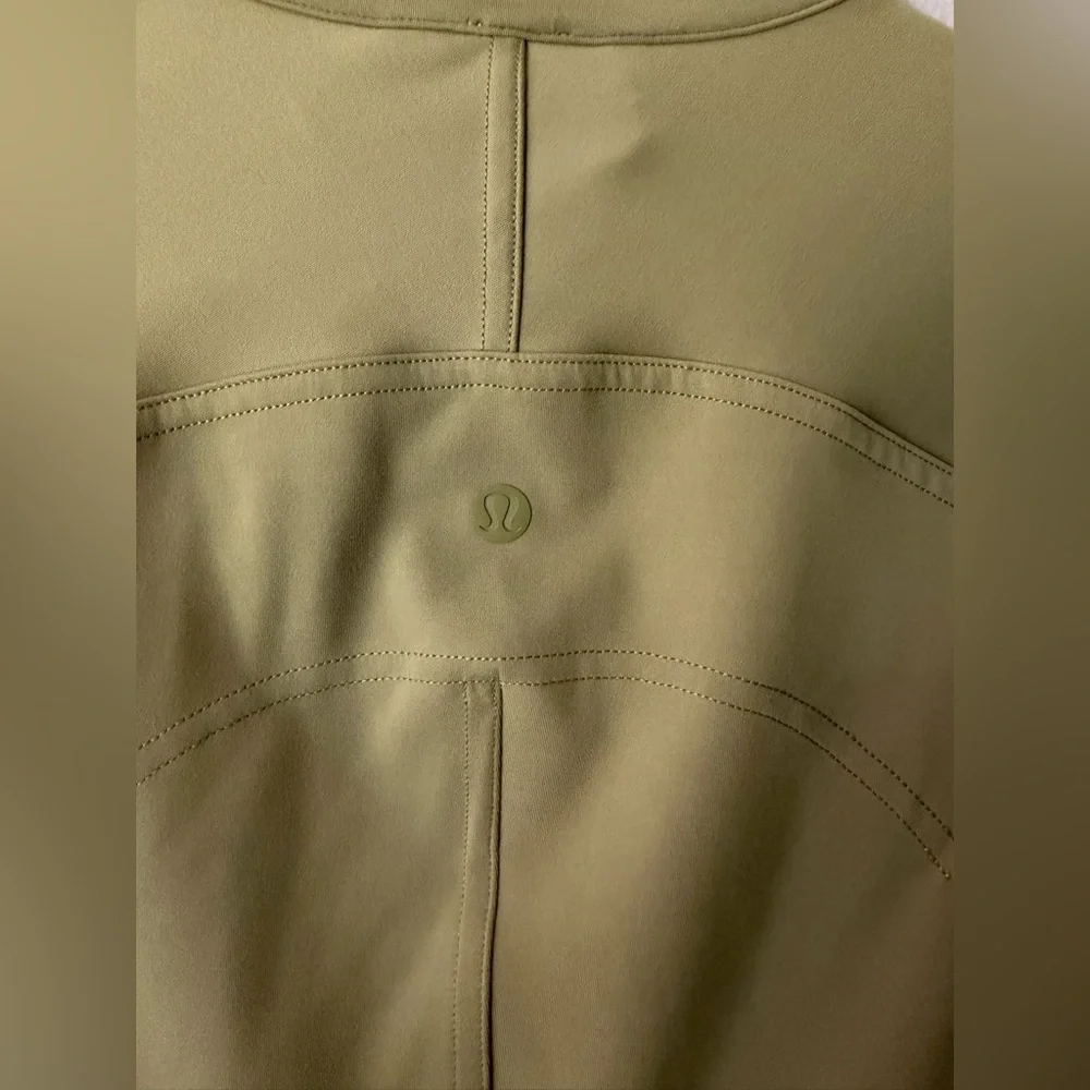 Lululemon InTransit Green Jacket - Picture 8 of 10